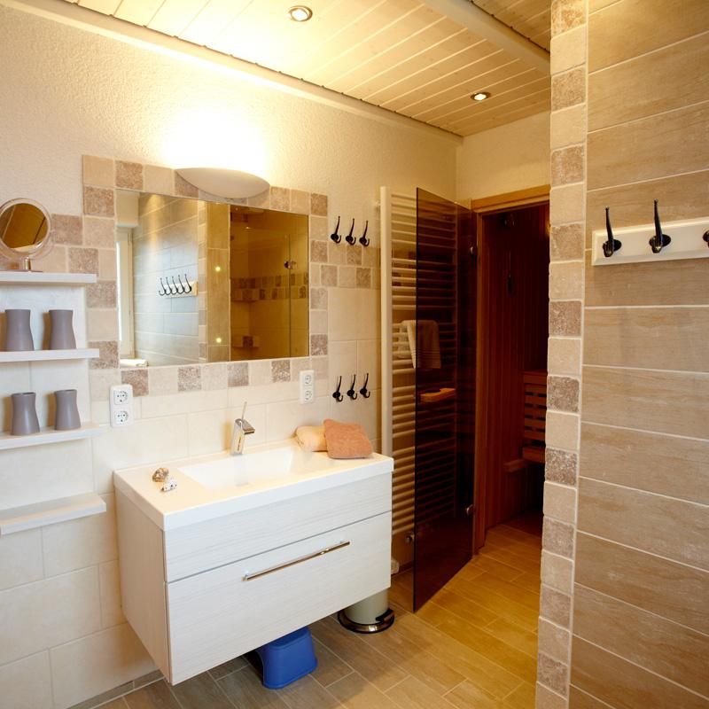 Modernes Badezimmer im Wellneshaus in Bliesdorf an der Ostsee