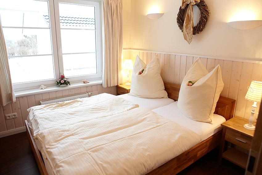 Das Schlafzimmer vom Wellnesshaus in Bliesdorf an der Ostsee.