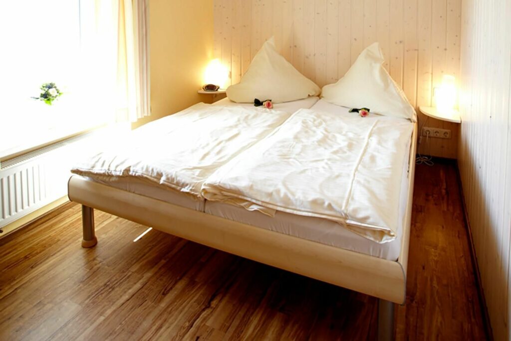 Komfortable Betten in einer Ferienunterkunft in Bliesdorf an der Ostsee