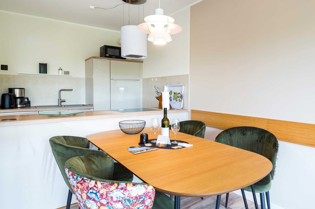 Essbereich und Küche in Ferienwohnung in Grömitz